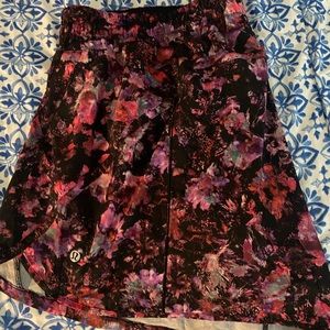 LULU LEMON 5 inch inseam tracker  shorts